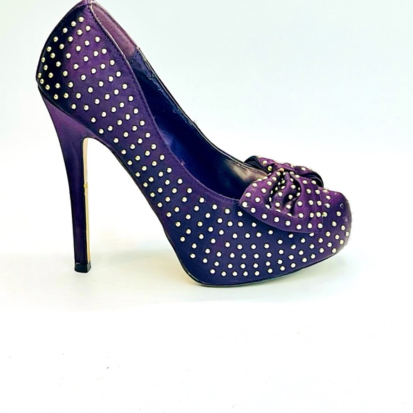 BEBE LIZZY Satin Gold Studded Purple Bow Platform 5”/2” Heels Size 7 - Picture 4 of 9